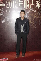 组图：万圣节关心妍扮菠萝头王菲钱国伟扮鸟叔