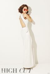 组图：高俊熙时尚写真 紧身衣裸背展热带风情