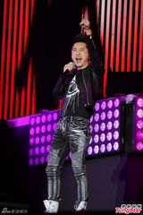 组图：王心凌不谈新恋情 罗志祥庾澄庆比拼热舞