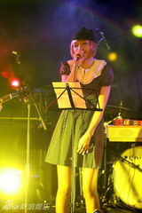 幻灯：张亚东携艺人北京跨年演唱 温暖情歌压轴