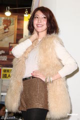 组图：杨谨华签售新剧写真 涉嫌抄袭韩剧