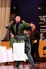 幻灯图：饭桌上那点事变话剧 观众称赞视角独到