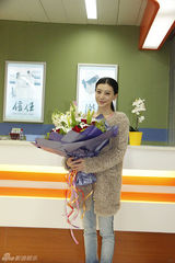 组图：《青年医生》现场庆生 赵宝刚送祝福