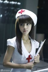 组图：《夜店诡谈》邓家佳化身性感火辣护士