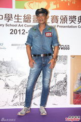 组图：任达华自曝心仪买楼保值 拒绝借贷