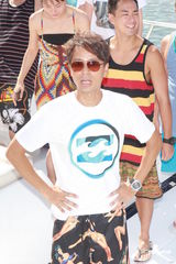 组图：李克勤海上续约环球 未来首推国语专辑