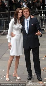 组图：披头士成员麦卡特尼完婚 迎娶富婆女友