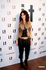 组图：黄宗泽潮人装扮亮相时装秀 自曝不敢公开感情