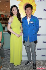 组图：黄宗泽否认夜会戚薇 钟嘉欣替男友开脱