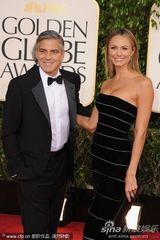 组图：乔治-克鲁尼携女友史黛希-姬伯乐亮相