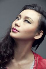 组图：王丹怡栗新写真 洒脱个性演绎万种风情