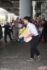 组图：韩星金秀贤赴港宣传新片 暖男亲民随和