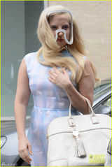 组图：Lady Gaga怪异新造型 面具护目似电焊工