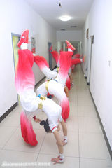 组图：众星亮相央视春晚第四次彩排 董洁卷发优雅