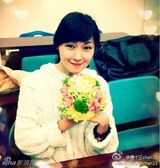 组图：43岁万绮雯容颜不老似花季少女