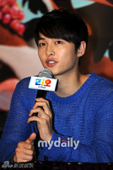 组图：朴宝英宋钟基出席《里约大冒险》韩国首映