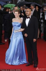 组图：《天注定》姜武携手性感女星亮相红毯