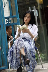 组图：范晓萱满足恋爱状态 新剧与胡歌邂逅奶茶店