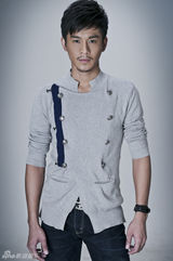 幻灯：乔振宇新年宣传照曝光 型男蓄须演绎成熟魅力