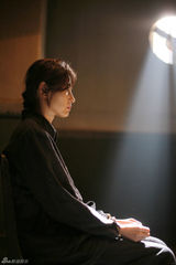 高清组图：《告密者》再曝剧照 吕夏穿囚服素颜受审