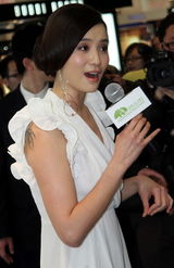 幻灯组图：郑元畅小宋佳上海分享美容心得