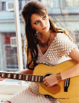 高清组图：米莎-巴顿登杂志封面