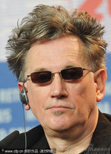 幻灯图集：《猛犸象》记者会 杰拉尔-德帕迪约亮相