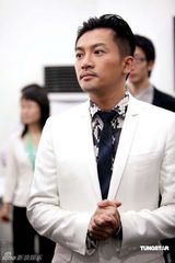 幻灯图：苏有朋倡导低碳生活 自曝曾受李连杰启发