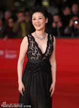 组图：冯小刚徐帆携手罗马电影节 赵涛红衣贵气