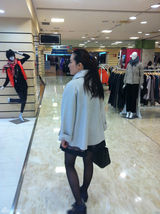 组图：女星孟茜商场试衣遭偷拍 粉红色内衣裹爆乳