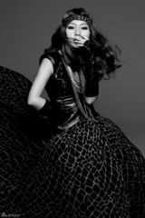 高清组图：周笔畅穿长裙玩冷艳 新碟6月18日发行