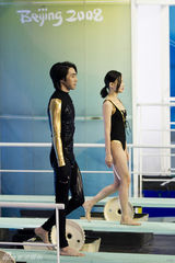 组图：《水立方》俞灏明双人跳很亲密