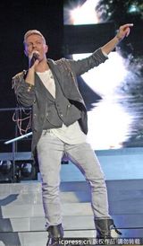 组图：西城男孩英国告别巡演 深情放歌魅力不减
