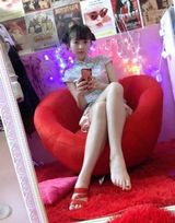 组图：网传36岁美女嫩照走红 美女:谁说我36？