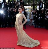 组图：《绝望主妇》伊娃鱼尾裙现身华贵性感