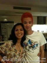 组图：韦唯仨混血儿子帅照曝光 大儿子北大学霸