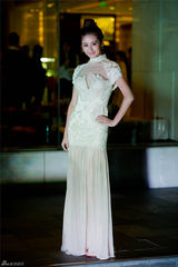 组图：娜扎颖儿孙艺洲同场观秀 畅想梦幻婚礼