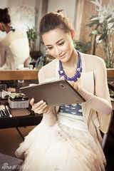 组图：张歆艺清雅封面照尽显华美典雅气质