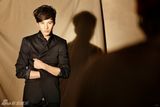 组图：韩国型男元斌拍秋冬服饰广告 搭档文根英