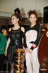 组图：Twins工作密集盼望早放假阿Sa为阿娇写情书