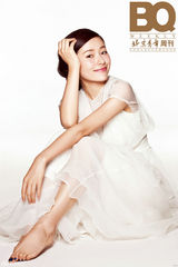 组图：江一燕轻熟女范再登《BQ》封面