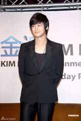 幻灯组图：韩版F4成员金范赴台湾举行粉丝见面会