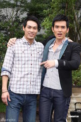 组图：郭采洁杨佑宁《向前走向爱走》否认戏假情真