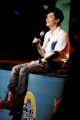 组图：陈楚生厦门个唱上演不插电