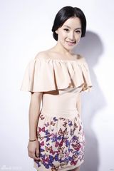 组图：姚芊羽时装大片曝光 气质娴静显熟女风范