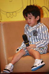 高清组图：张柏芝宣传动画版《长江七号》儿子抢镜