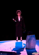 组图：叶德娴献唱见好就收 尾场开唱致敬张国荣