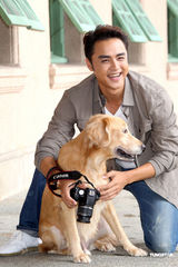 明道与猫狗亲密互动 现实中希望保有隐私权(图)