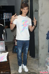 组图：辰亦儒返台会粉丝 期待重回歌手身份