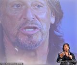 组图：帕西诺获颁导演万岁奖 与小女友分享喜悦